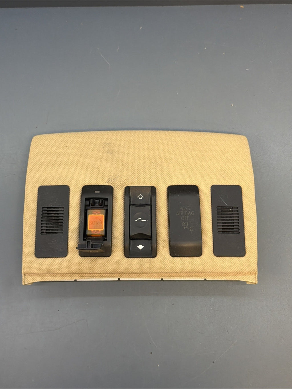 04-10 BMW E60 Front Upper Sunroof Mic Switch Control Switch Trim 7037685 BEIGE