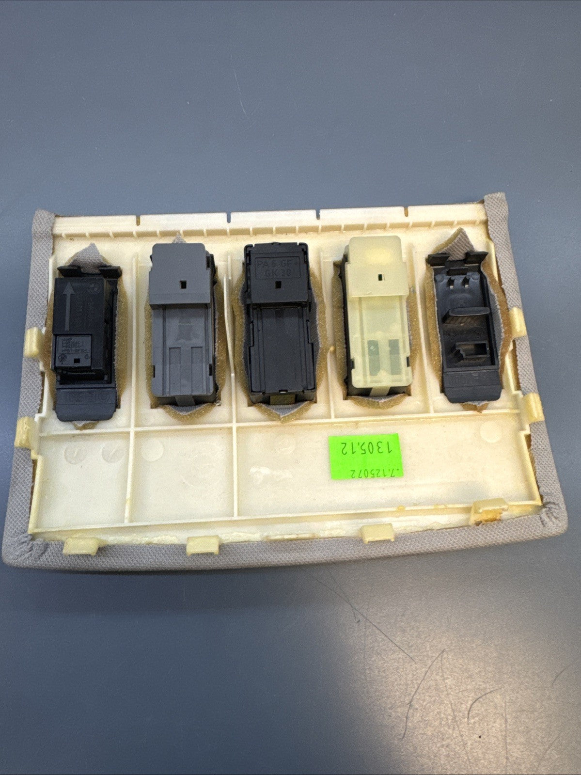 08 BMW 535xi E60 Front Upper Sunroof Mic Switch Control Switch Trim OEM A30