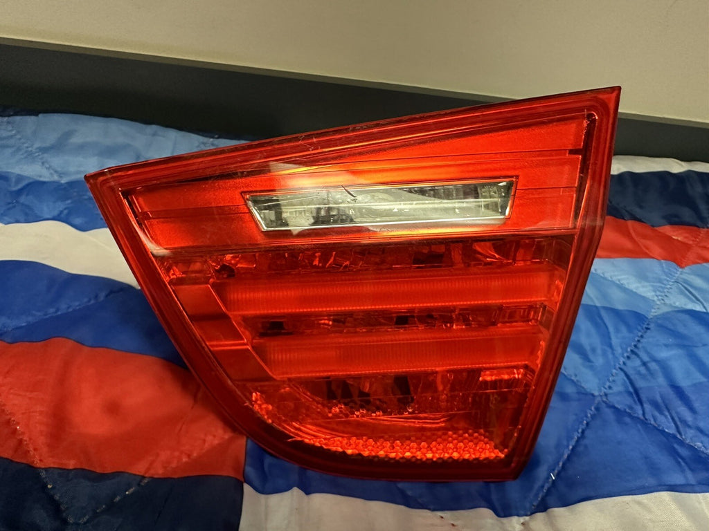 09-11 BMW 328I E90 LCI RH RIGHT REAR SIDE INNER TAIL LIGHT 7289428 OEM