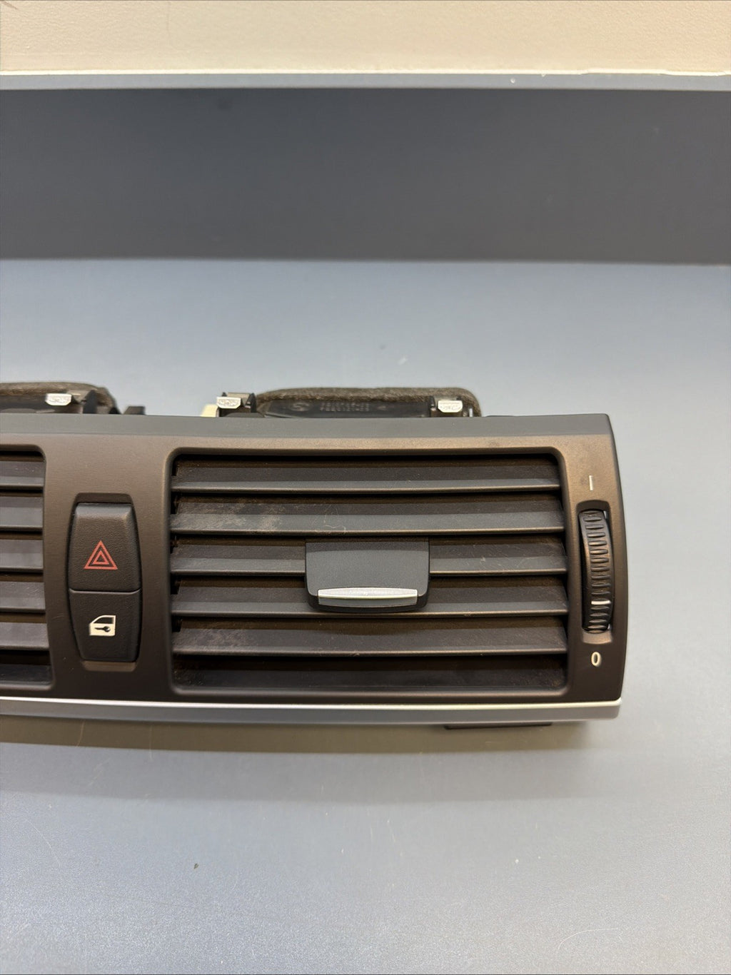 2007 -2013 BMW E70 X5 OEM FRONT DASH DASHBOARD AIR VENT GRILLE CENTER 9210705