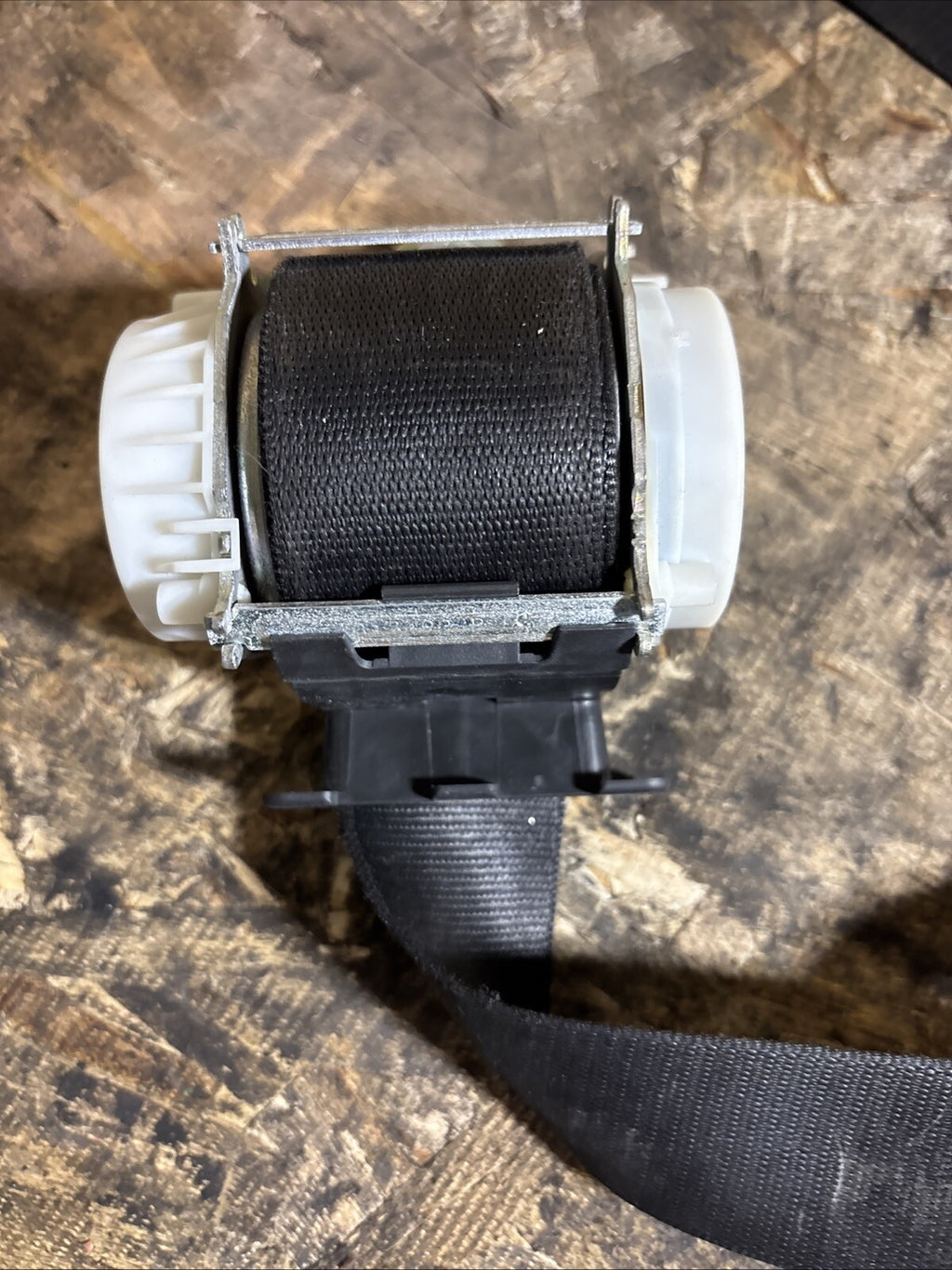 07-13 BMW 3-SERIES FRONT LEFT SEAT BELT RETRACTOR OEM 34023561