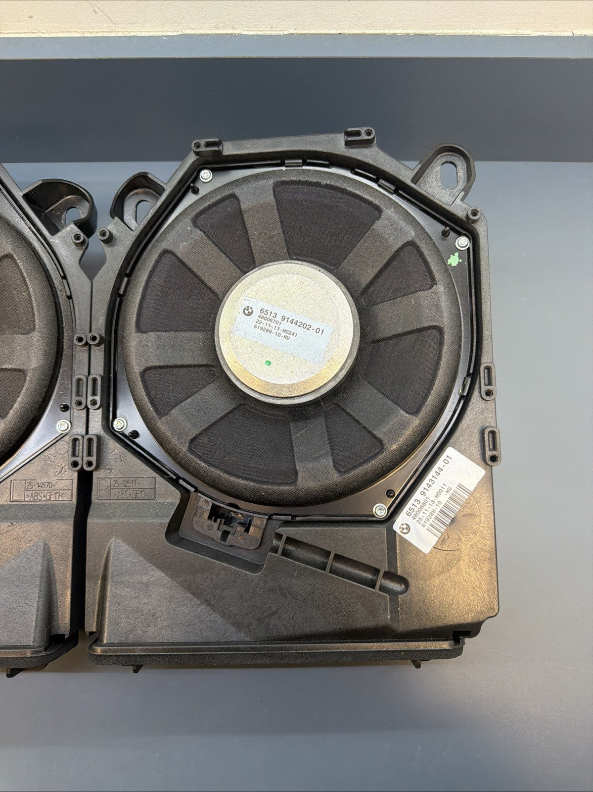 11-15 BMW X1 E84 FRONT LEFT & RIGHT HI-FI SUBWOOFER SET 9143143 9143144