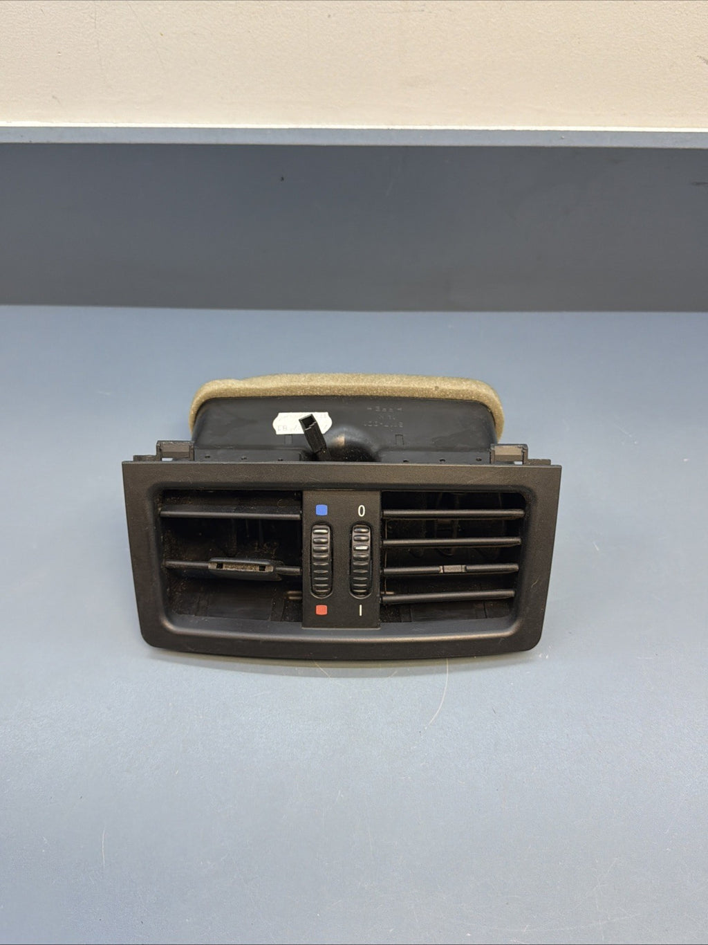 04-10 BMW E60 535I 550I OEM REAR CENTER CONSOLE AC HEAT AIR VENT GRILL 7129556