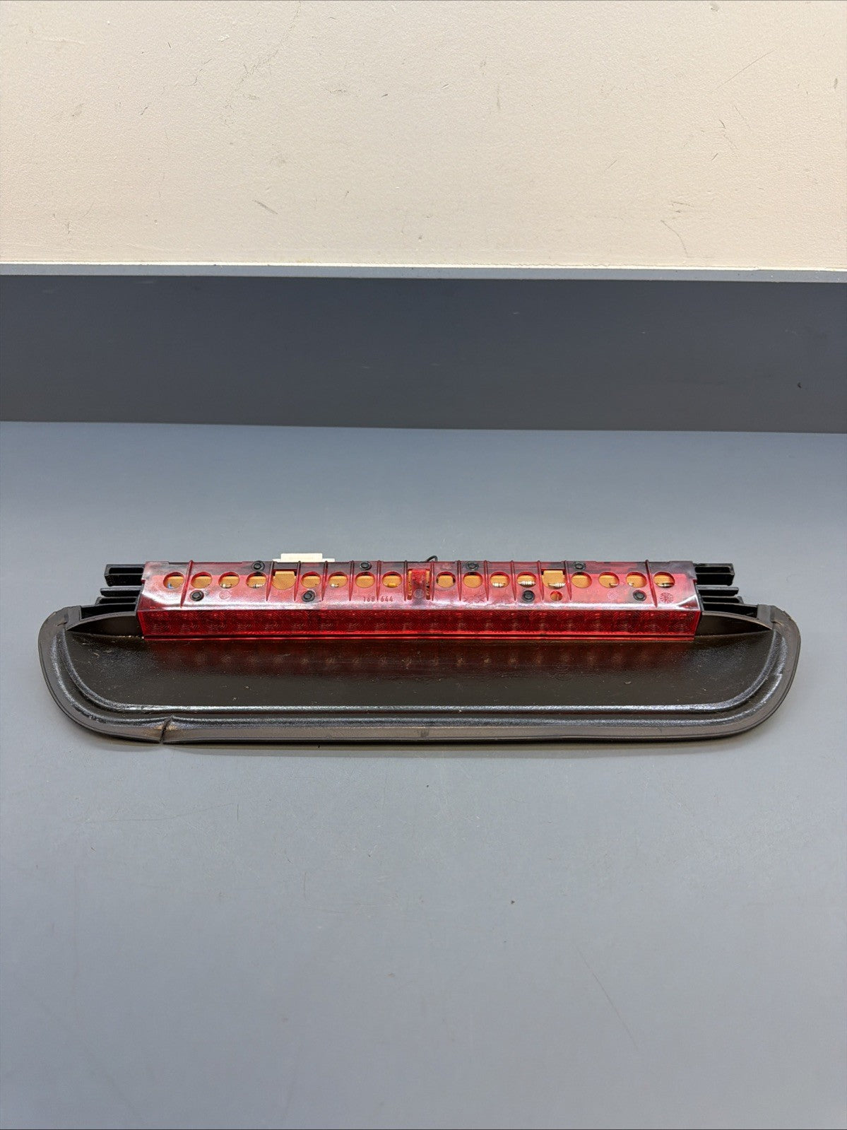 2006-2011 BMW E90 SEDAN 328I 330I 335I M3 THIRD BRAKE STOP LIGHT 7146059 *note*