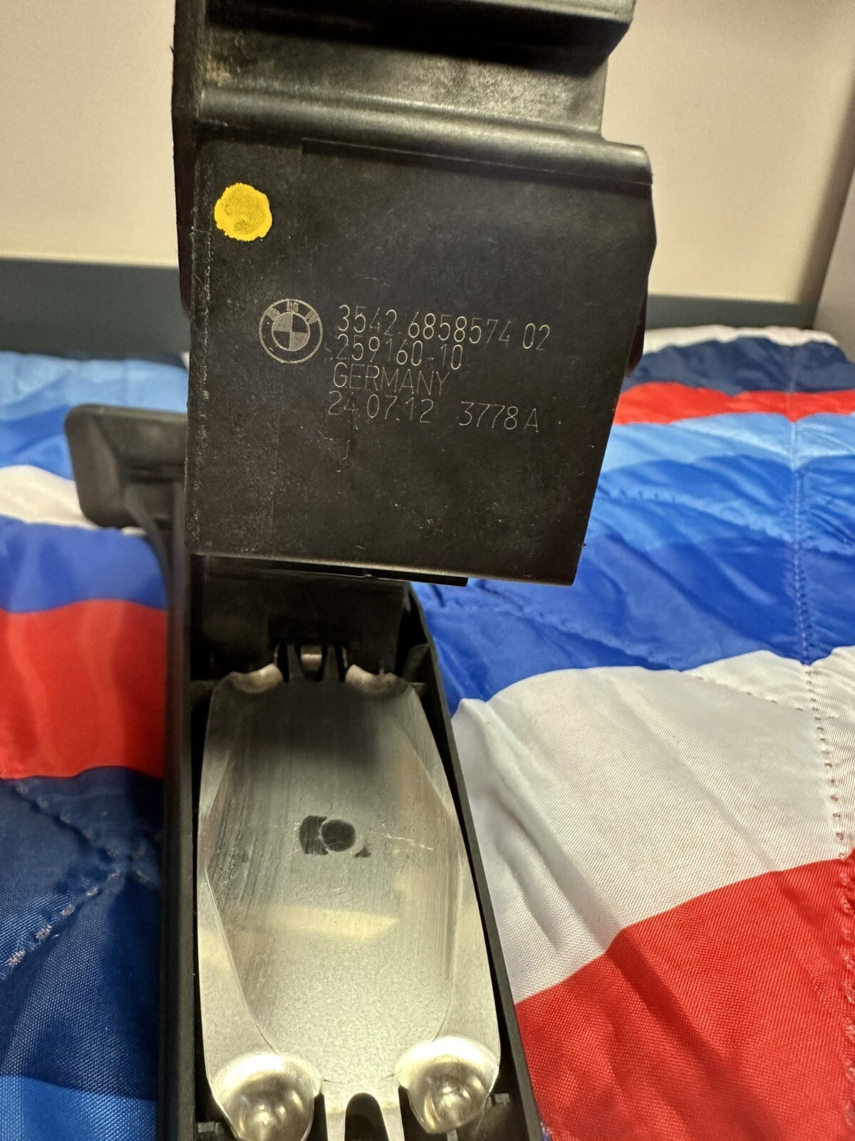 BMW E60 E90 E92 F10 FLOOR GAS ACCELERATOR FOOT PEDAL OEM 6858574
