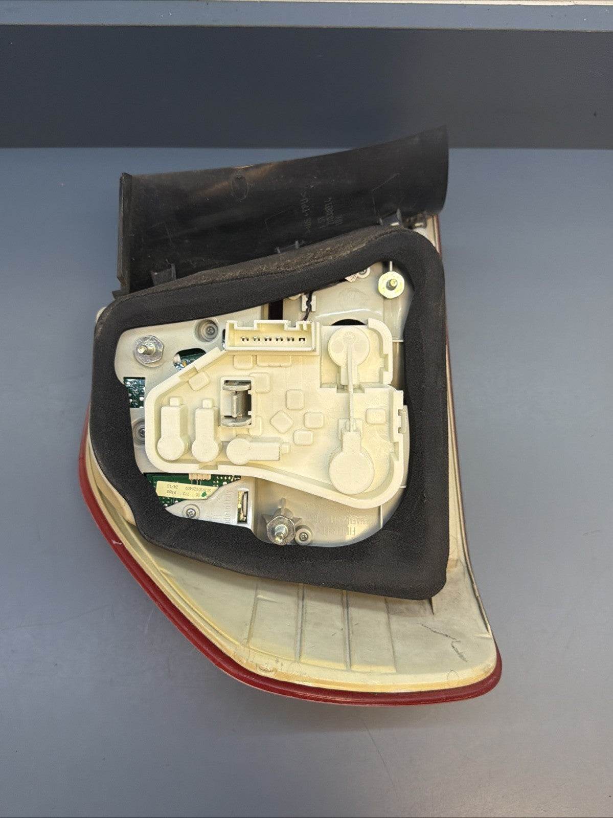 09-11 BMW E90 335i 328i Rear Right Passenger Side Outer Tail Light 4871736 OEM