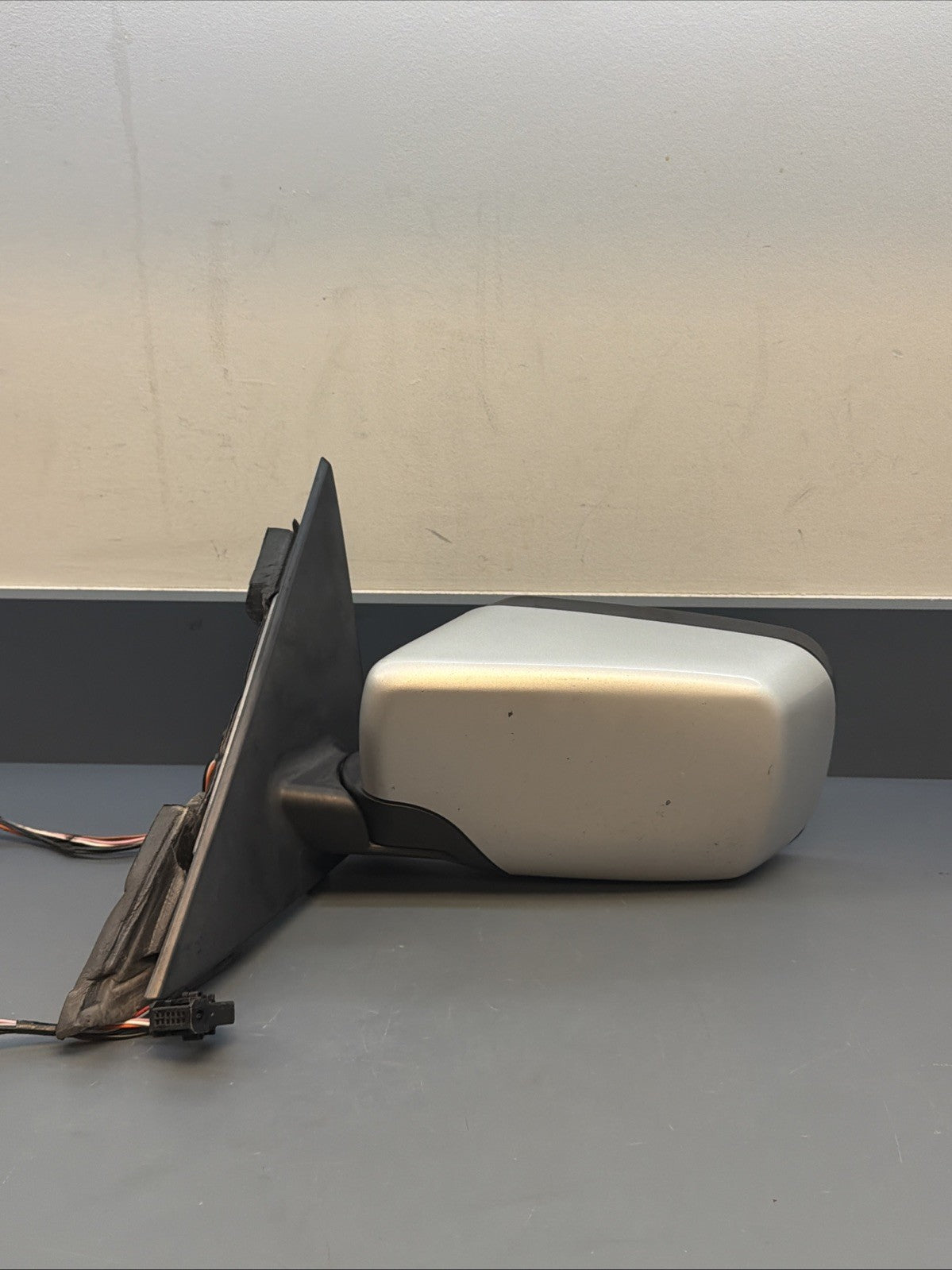 BMW E46 SEDAN LEFT DRIVER SIDE MIRROR SILVER COMPLETE OEM BMW 7153087 7153117