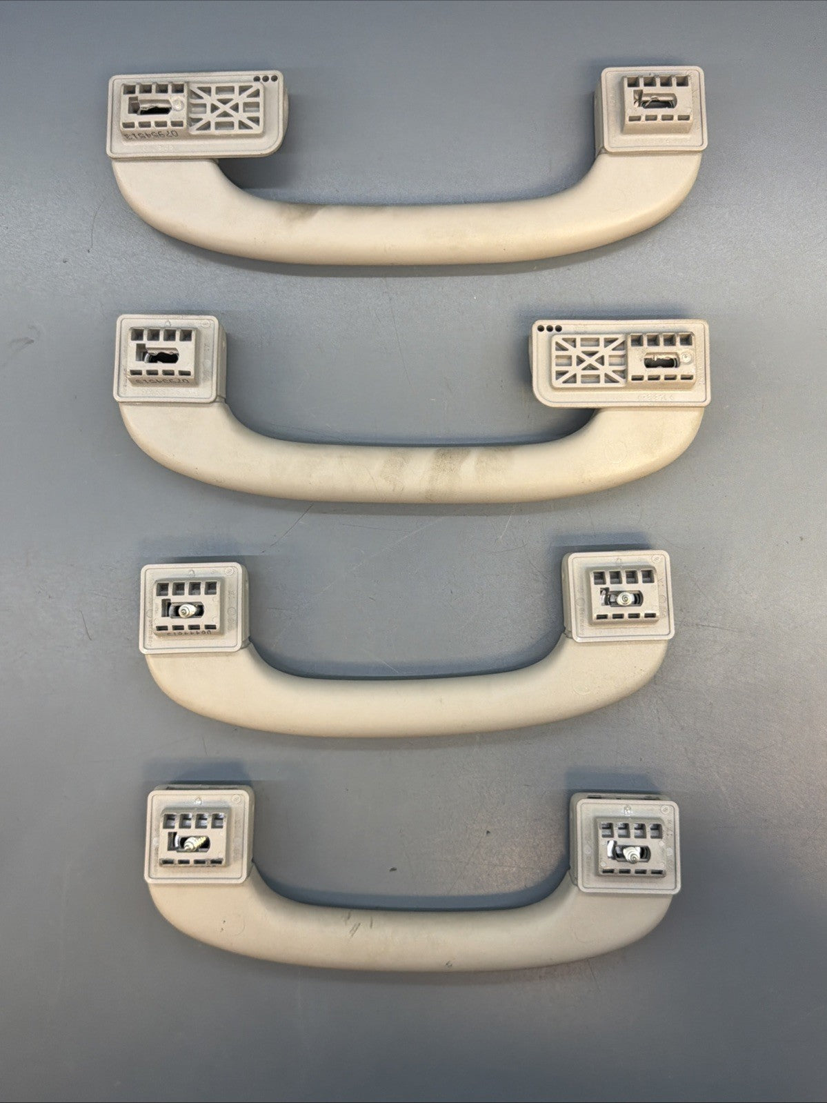12-2015 BMW X1 E84 FRONT LEFT & RIGHT SIDE UPPER ROOF HANDLE SET GRAY 9143516
