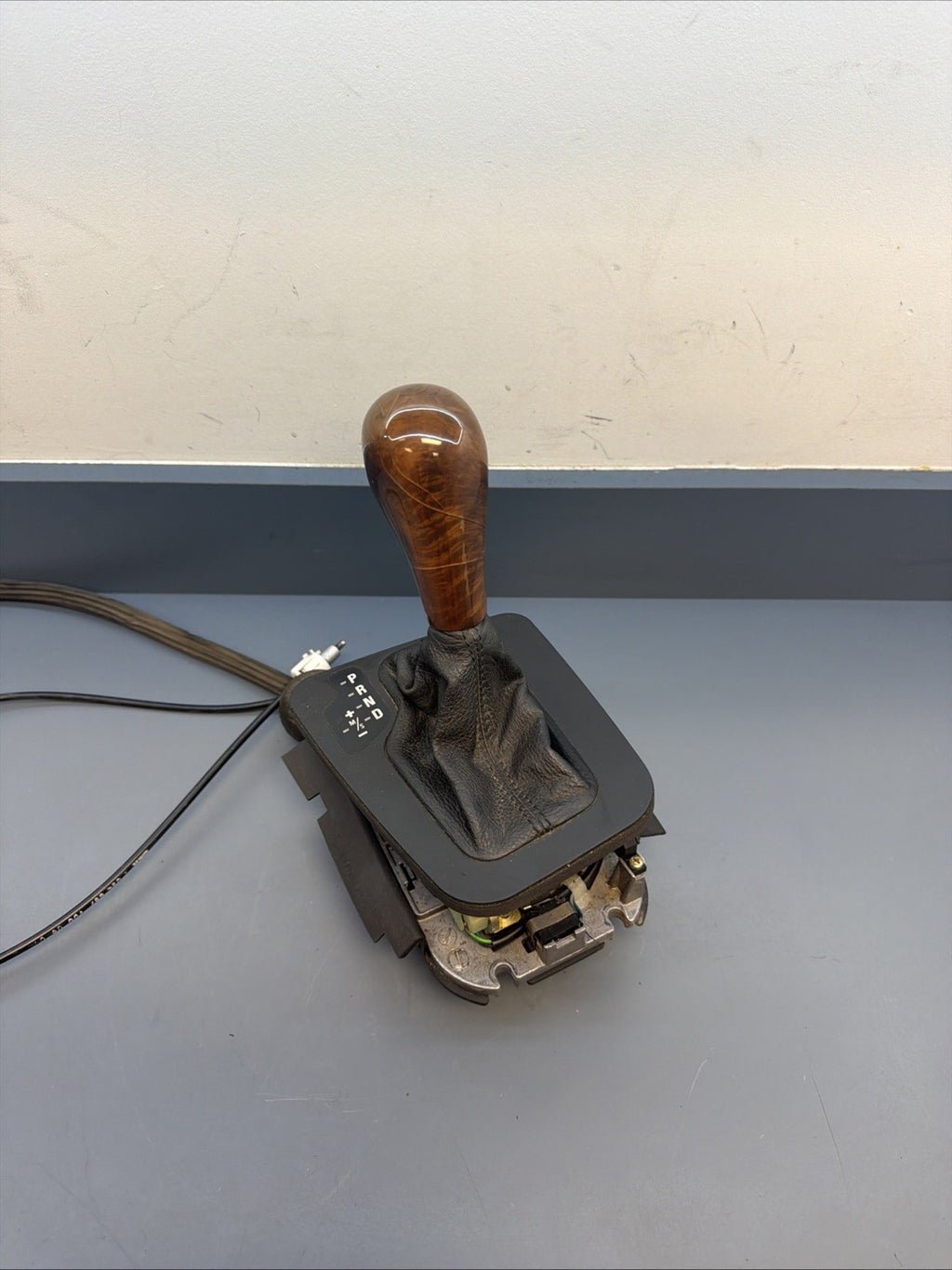 2000-2006 BMW 3 SERIES AUTOMATIC TRANSMISSION SHIFTER 1422277