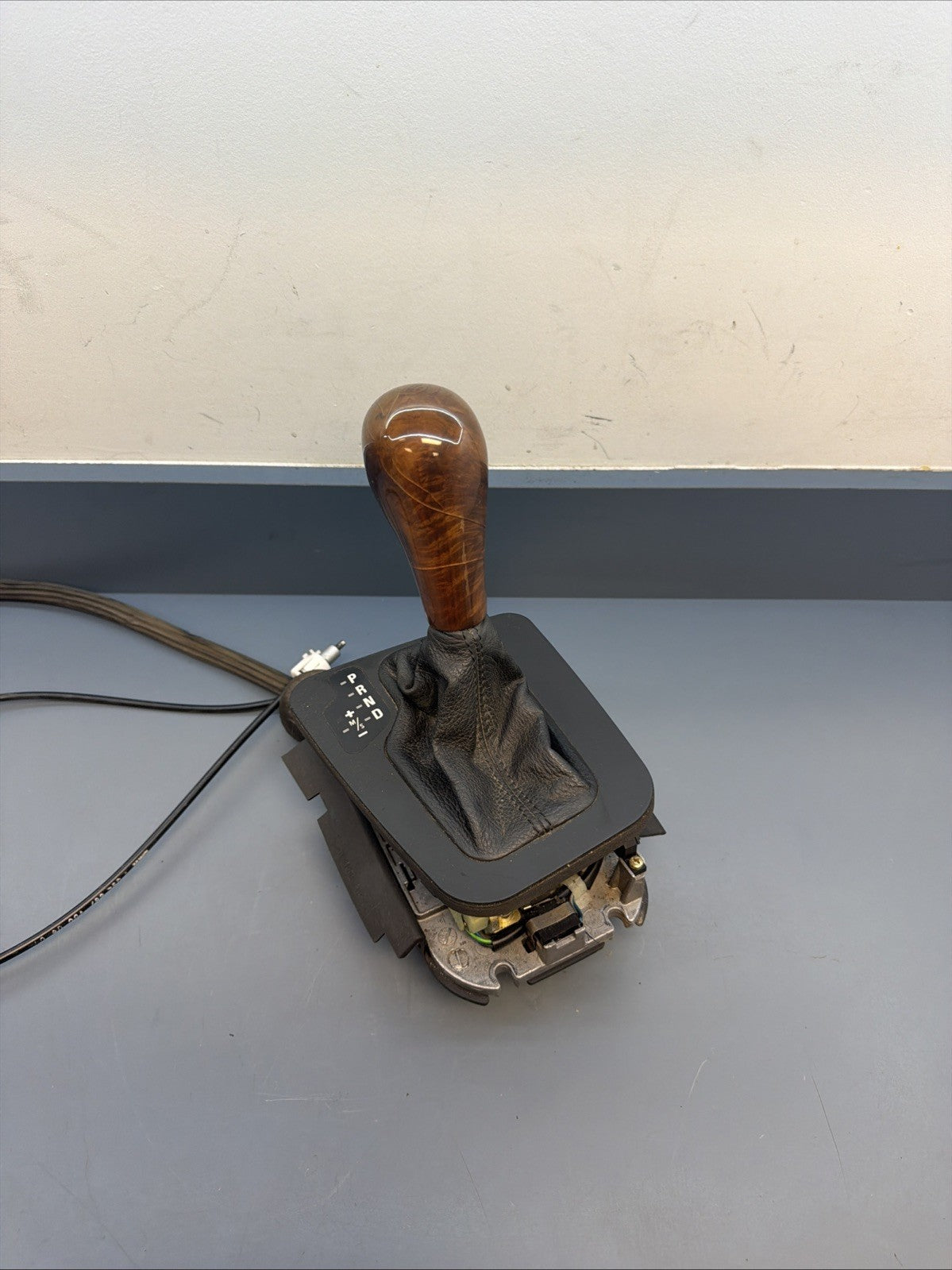 2000-2006 BMW 3 SERIES AUTOMATIC TRANSMISSION SHIFTER 1422277