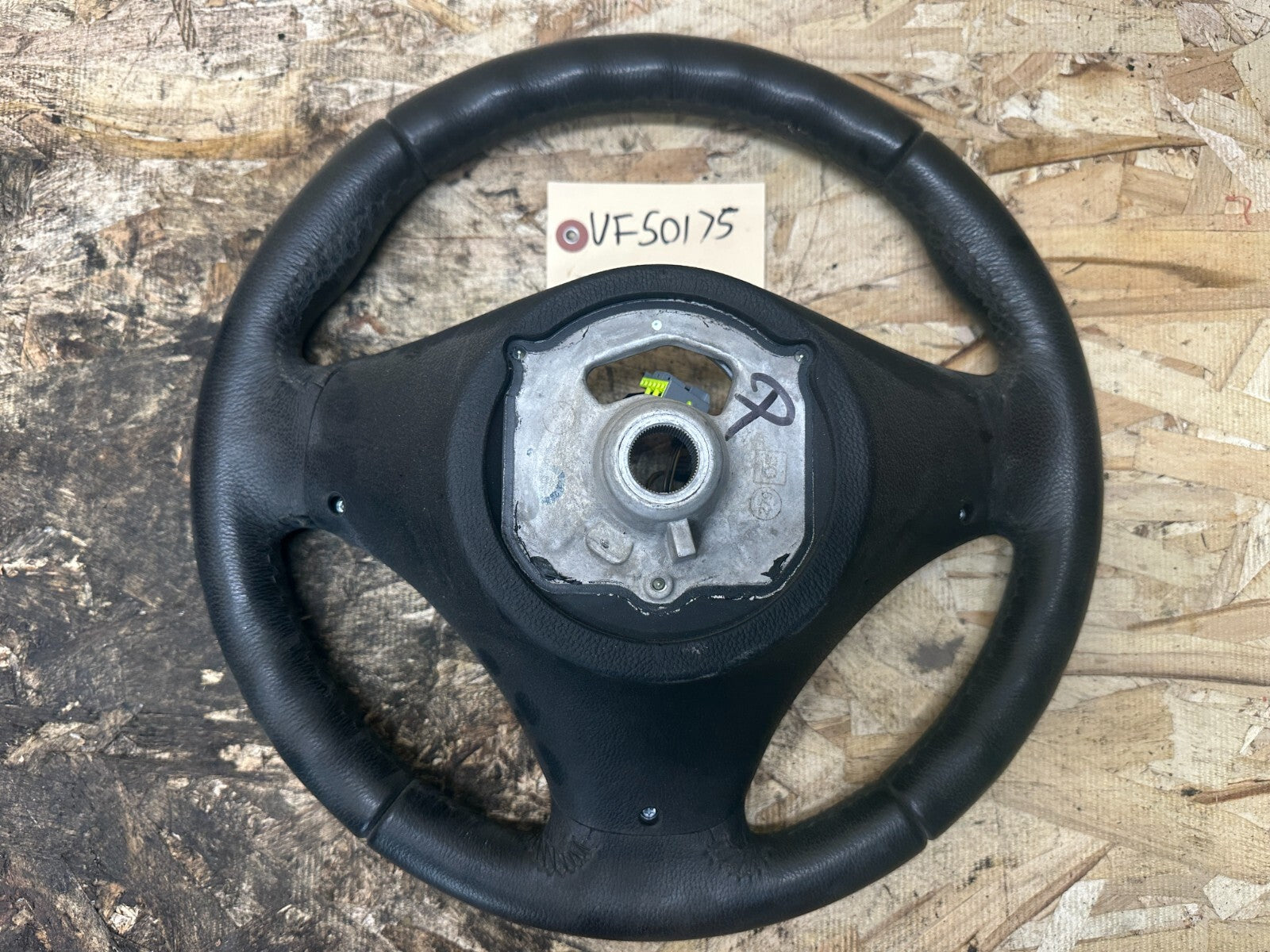 BMW 2006-2013 E9X 3 SERIES BLACK LEATHER STEERING WHEEL OEM 3051626