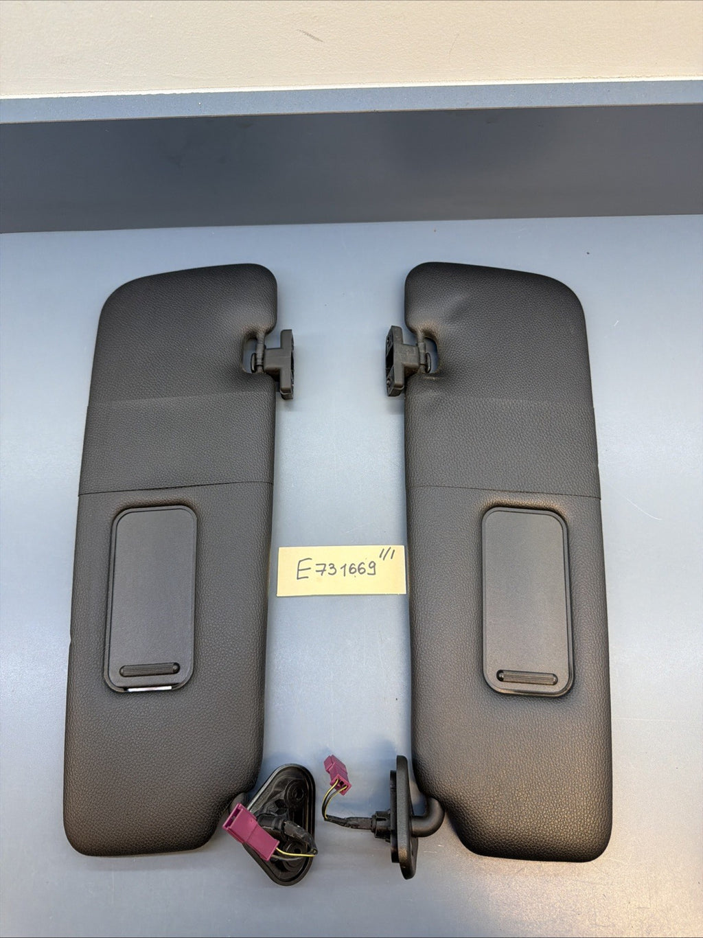 BMW E93 328i 335i Left/ Right Driver Convertible Interior Sun Visor SET 6905983