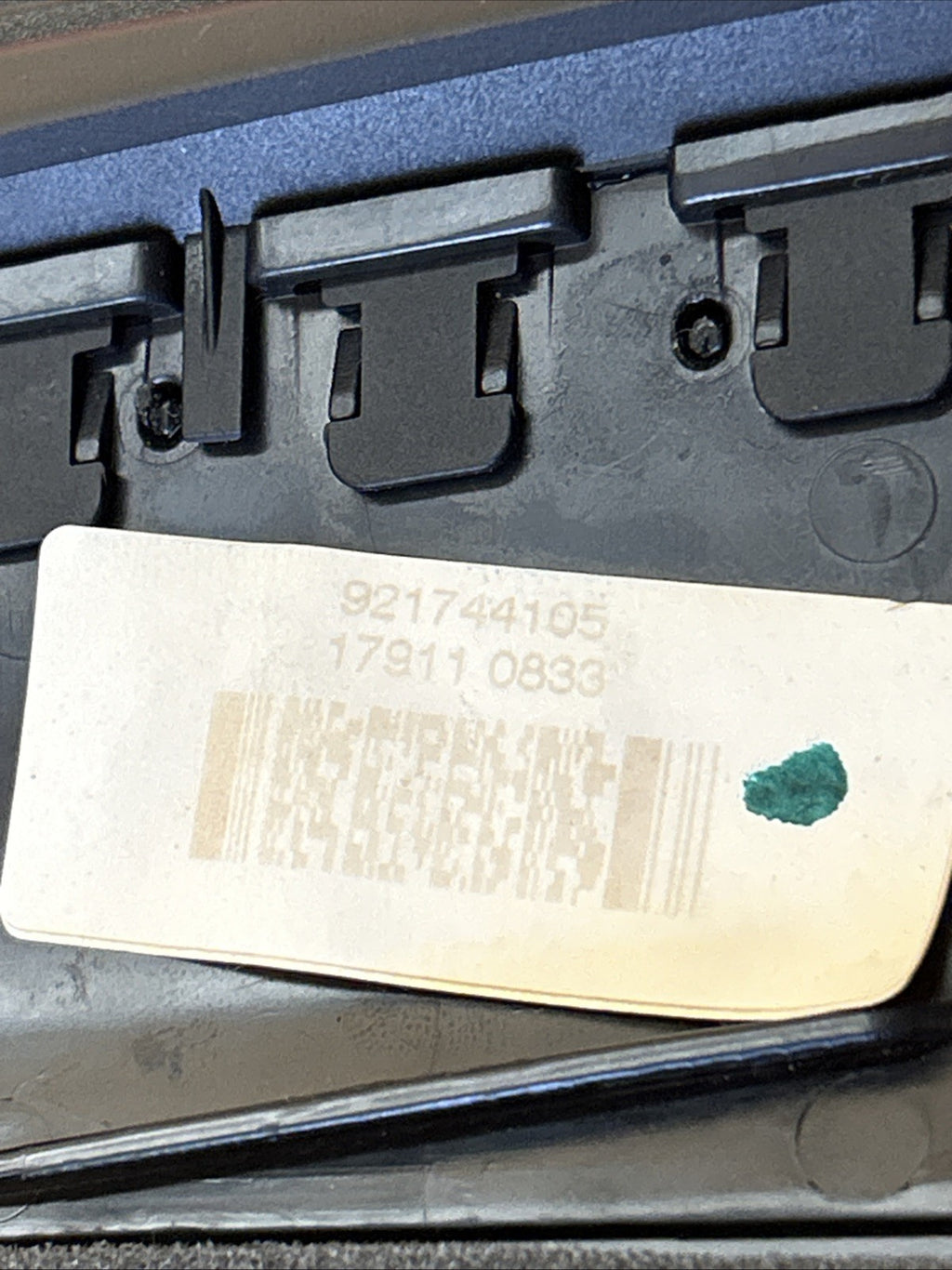 2011-2017 BMW X3 - LEFT DASH AIR VENT 9217441