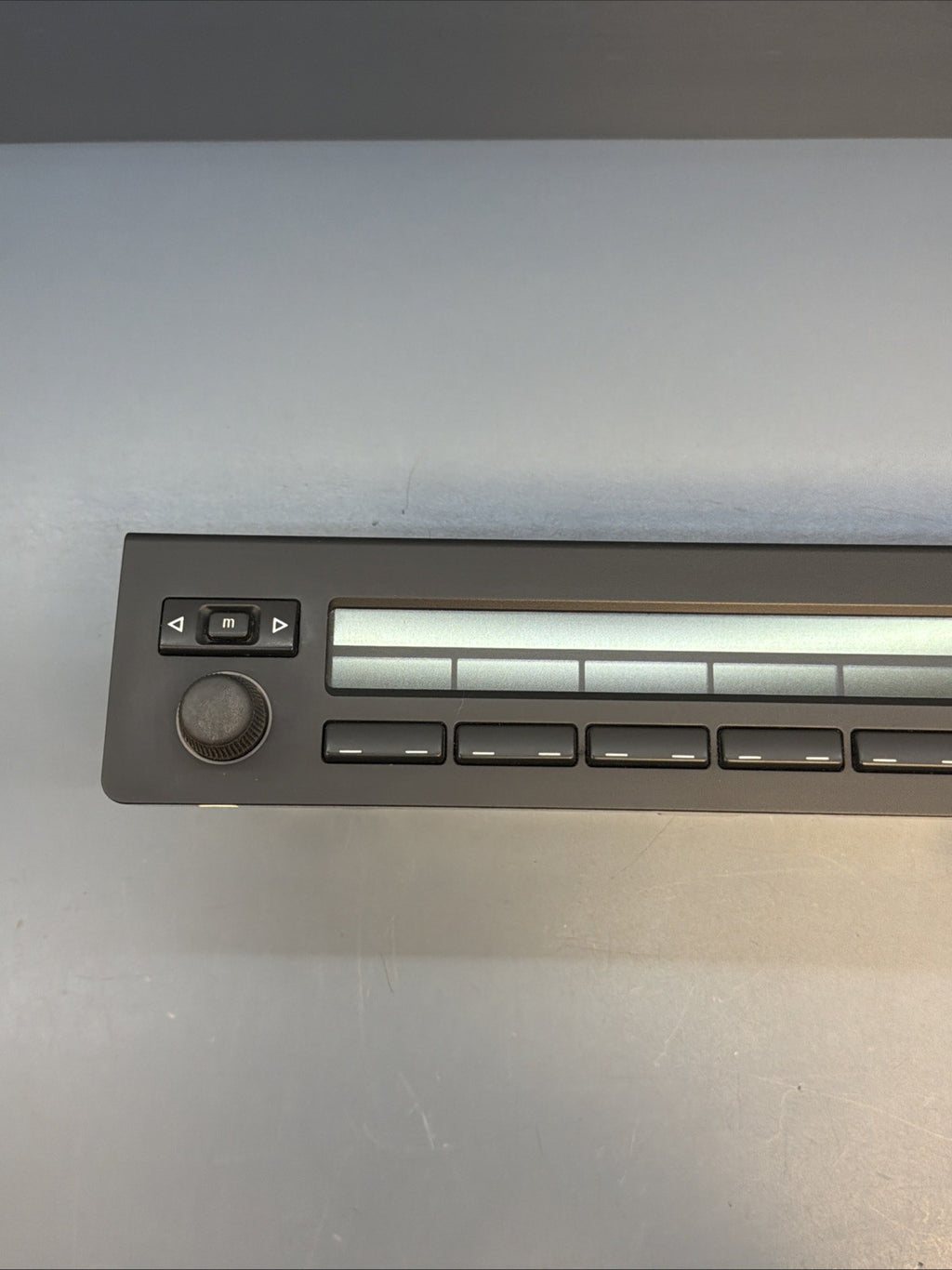 BMW 525i 528i 530i 540i M5 AM FM Radio Information Display 65826914590 OEM