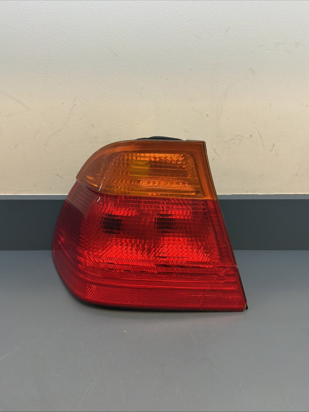 99-01 BMW 325I E46 TAIL LIGHT TAILLIGHT LEFT DRIVER SIDE 8364921 *READ*