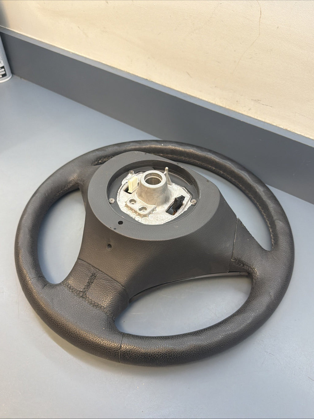 BMW OEM E60 525I STEERING WHEEL LEATHER BLACK 6953322