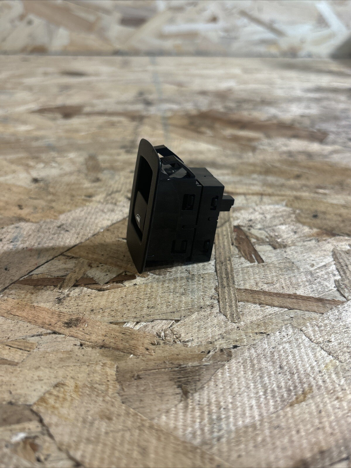 T40810  2012-2018 BMW 3 Series Rear Window Control Switch LH or RH  9208106  OEM