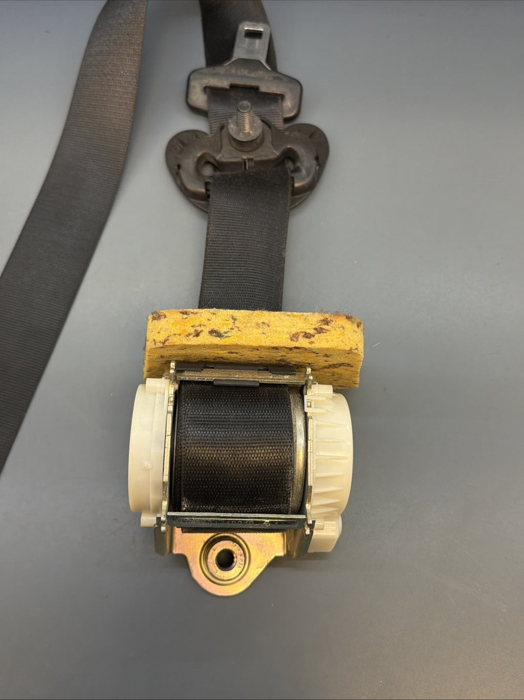 BMW E92 COUPE 328 335 M3 Driver Side Front Left LH Seatbelt Retractor 34023561B