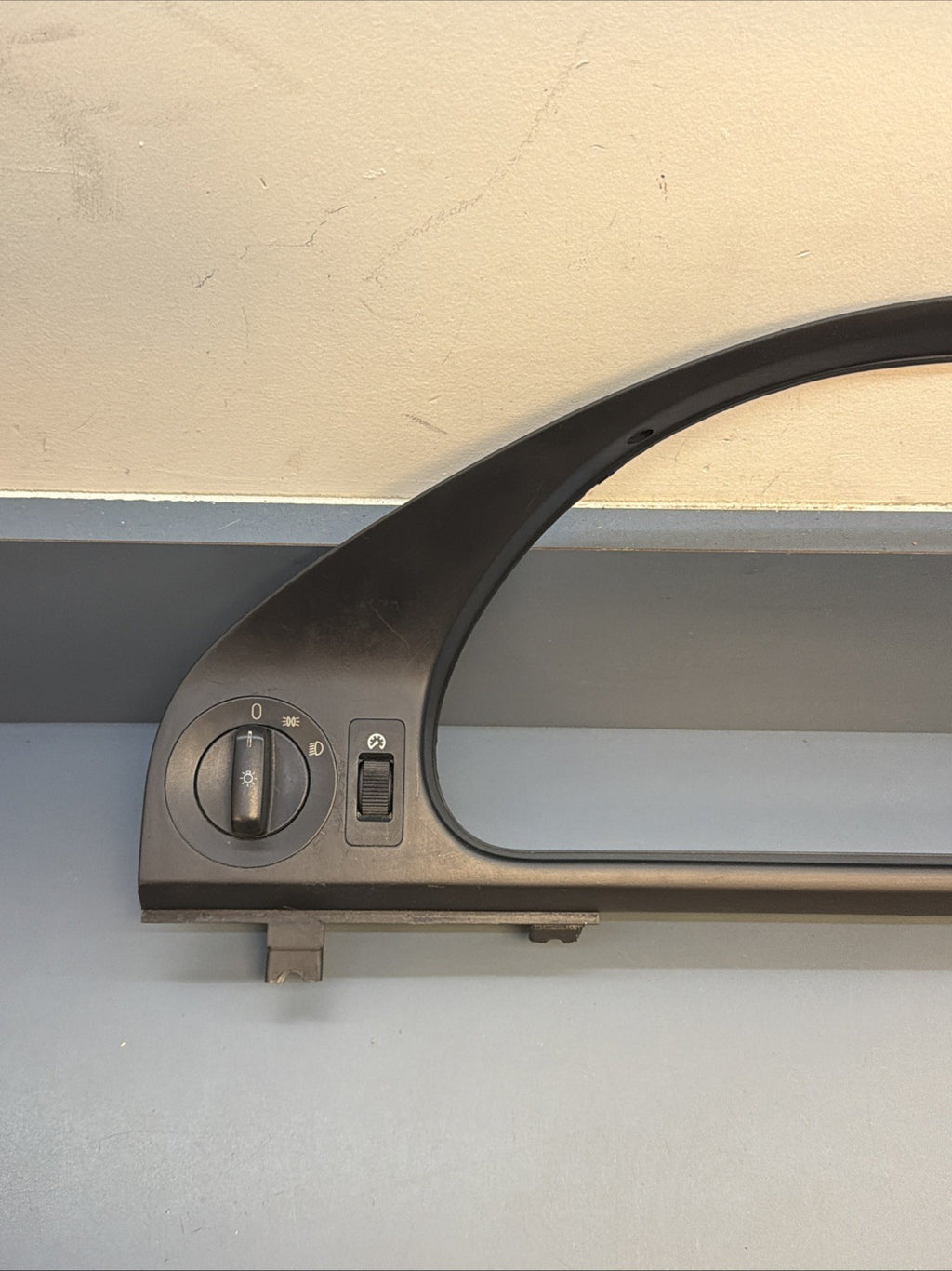97-03 BMW E39 5 SEREIS Speedometer Cluster Trim Bezel w/ Switches Black 8159735