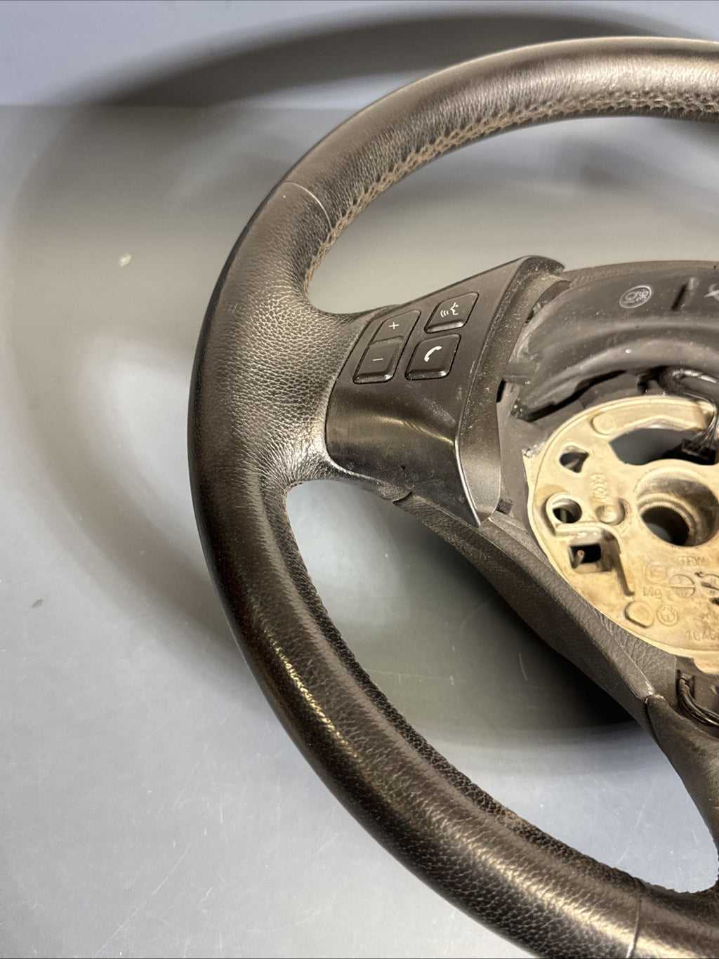 2006–2011 BMW 325i E90 STEERING WHEEL W/ CONTROL SWITCHES OEM 6959893-01 6764547