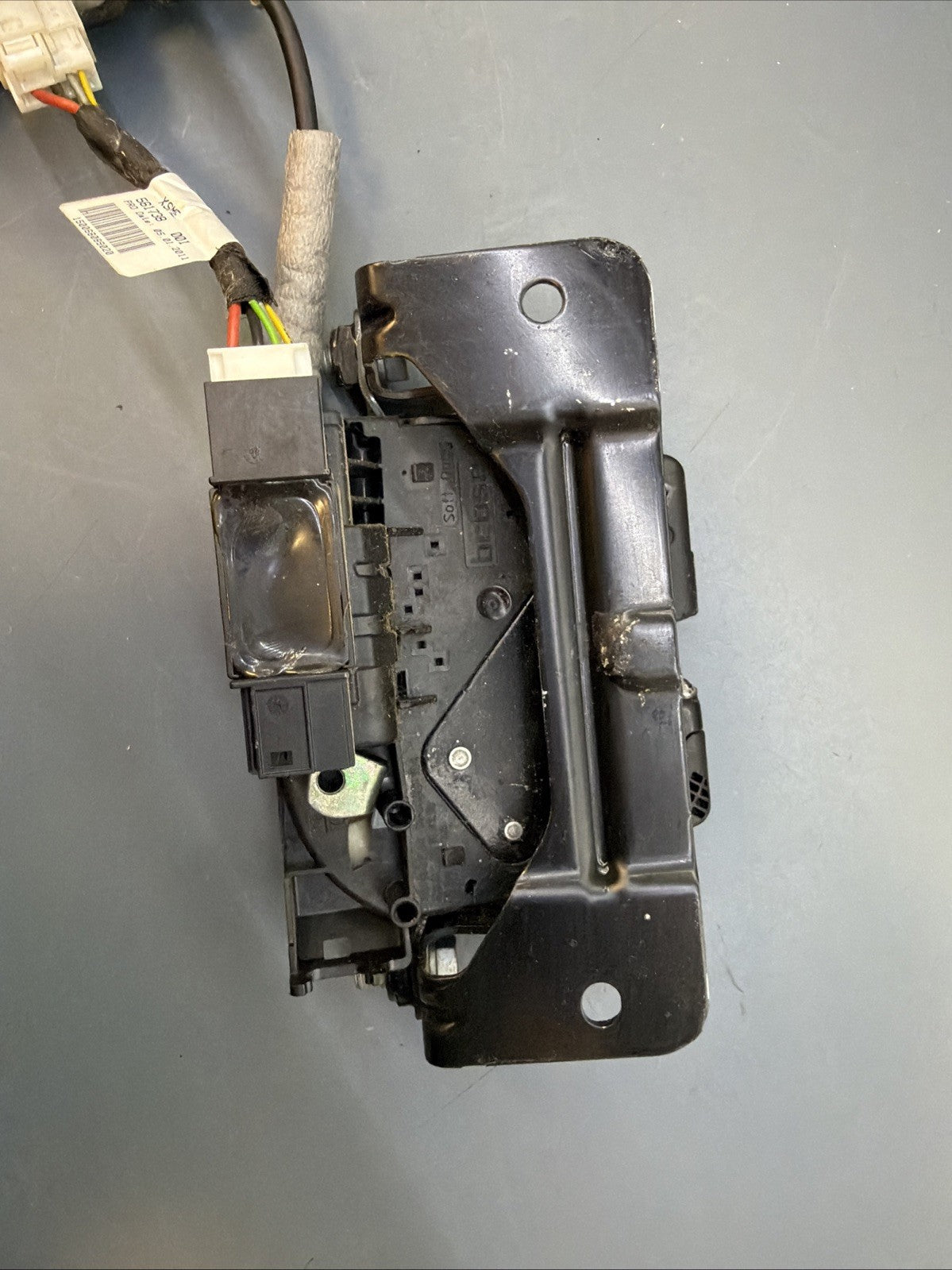 2011- 2017 BMW X3 F25 Rear Tailgate Soft Power Lock Actuator Motor OEM 912935