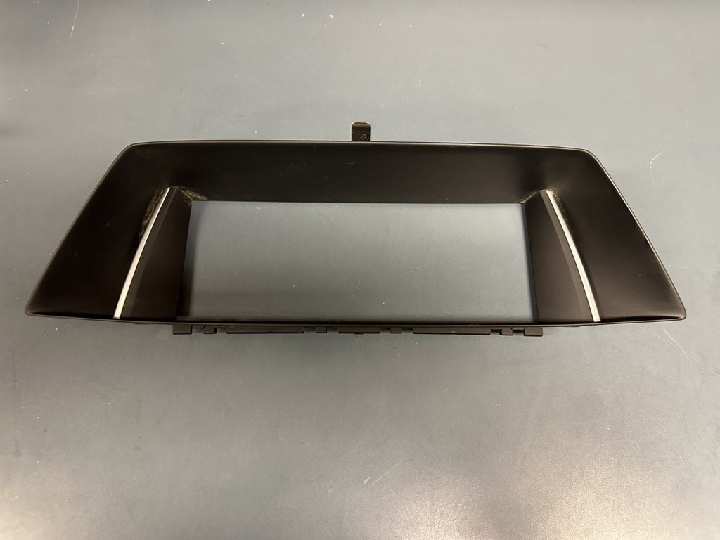 2013-15 BMW E84 Center Display Screen 8.8" Trim Bezel OEM 9257640 CD0429