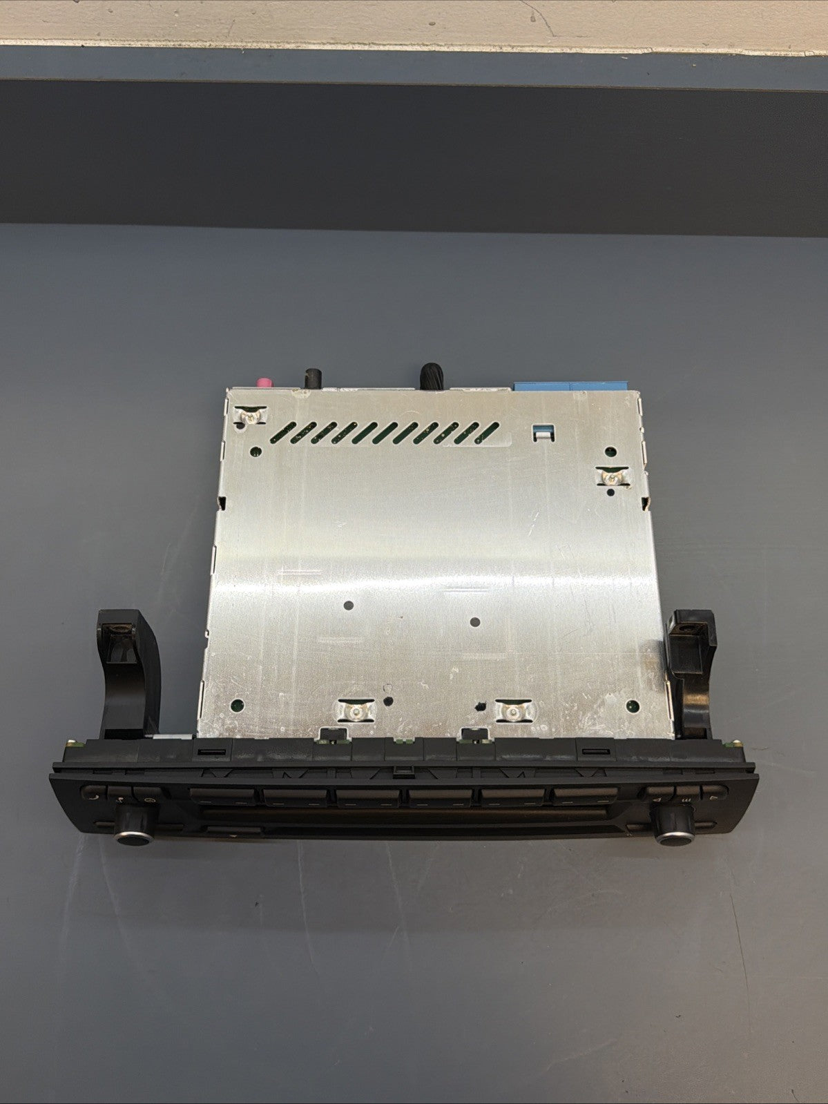 2012-2015 BMW X1 E84 AM FM CD RADIO MEDIA PLAYER RECEIVER CONTROL UNIT 9302163