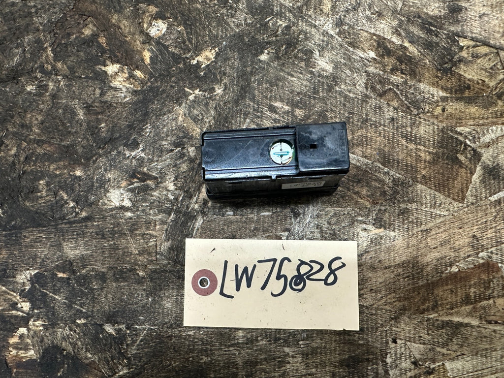 BMW 2002-2008 E85 E86 Z4 CENTRAL LOCKING + EMERGENCY HAZARD SWITCH OEM 8368920