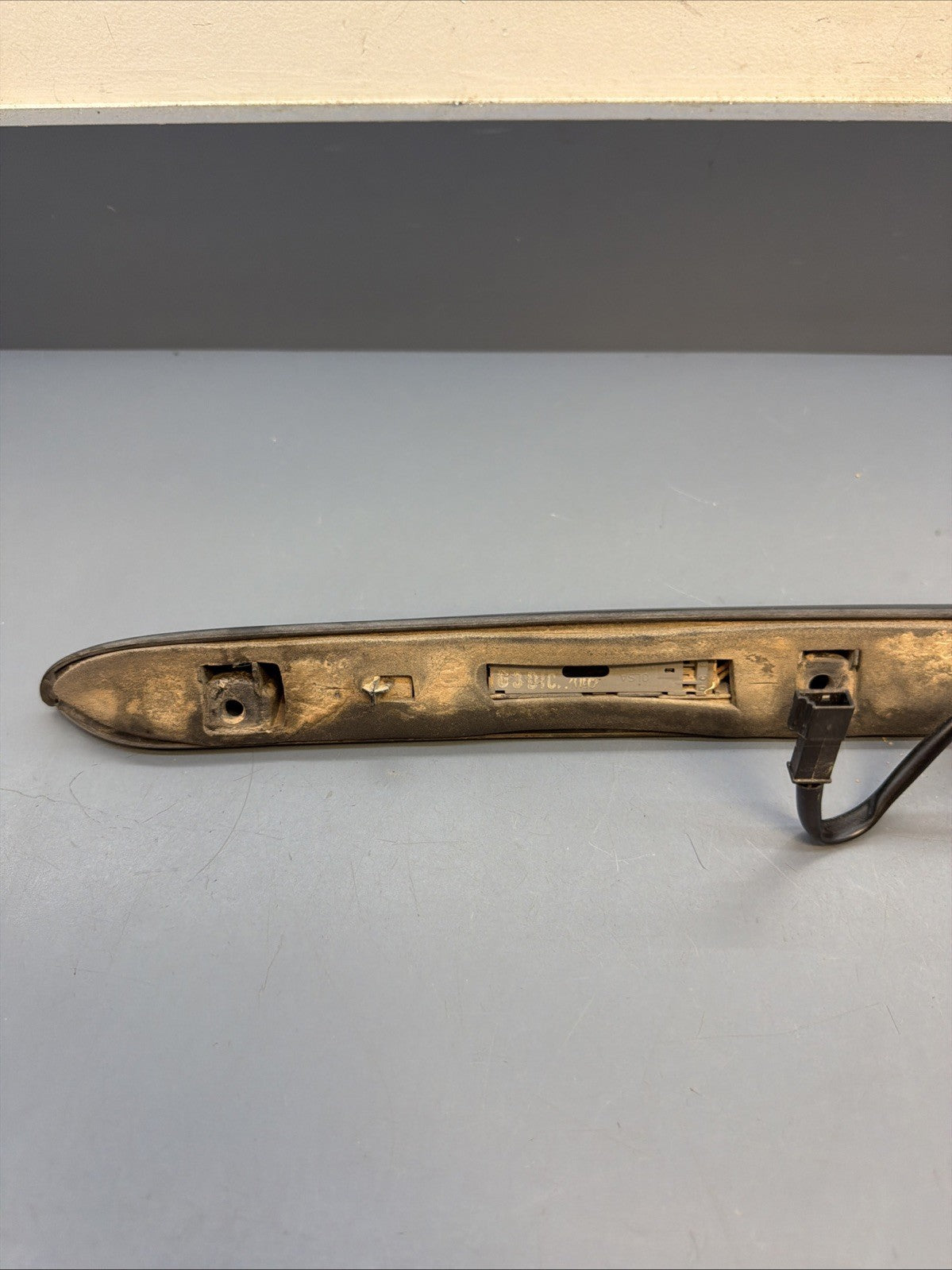 2000-2006 BMW 325 330 E46 Sedan REAR TRUNK LATCH HATCH TRIM HANDLE 0461700