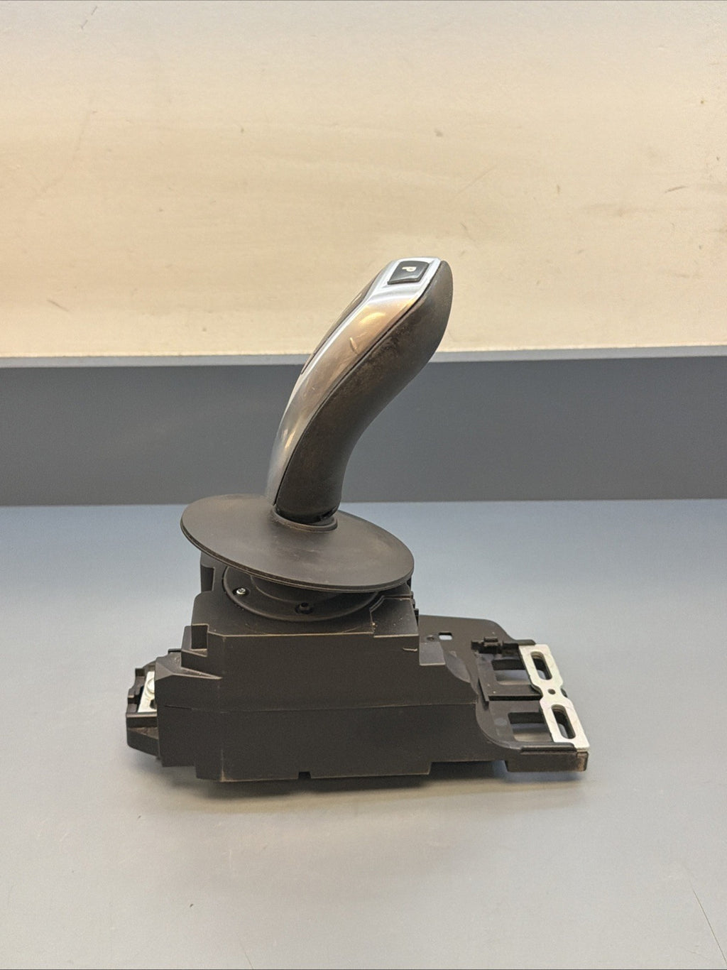 2008-2010 BMW 528i 535i 550i Automatic Shifter Floor Shift Selector OEM 9174981