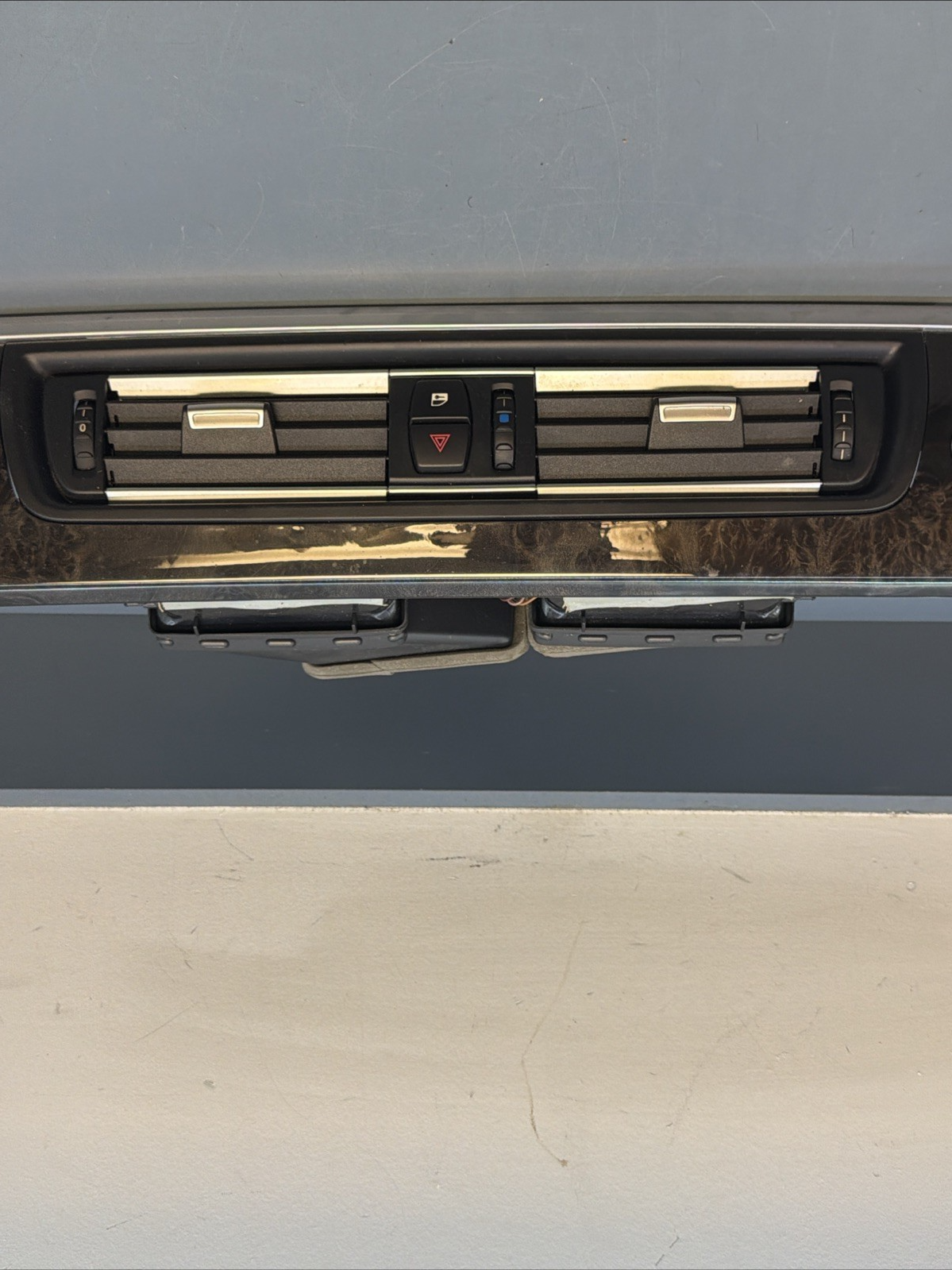 2012-2018 BMW 650i 640i F12 F06 Front Center Dash Air Vent Panel Trim  9197515