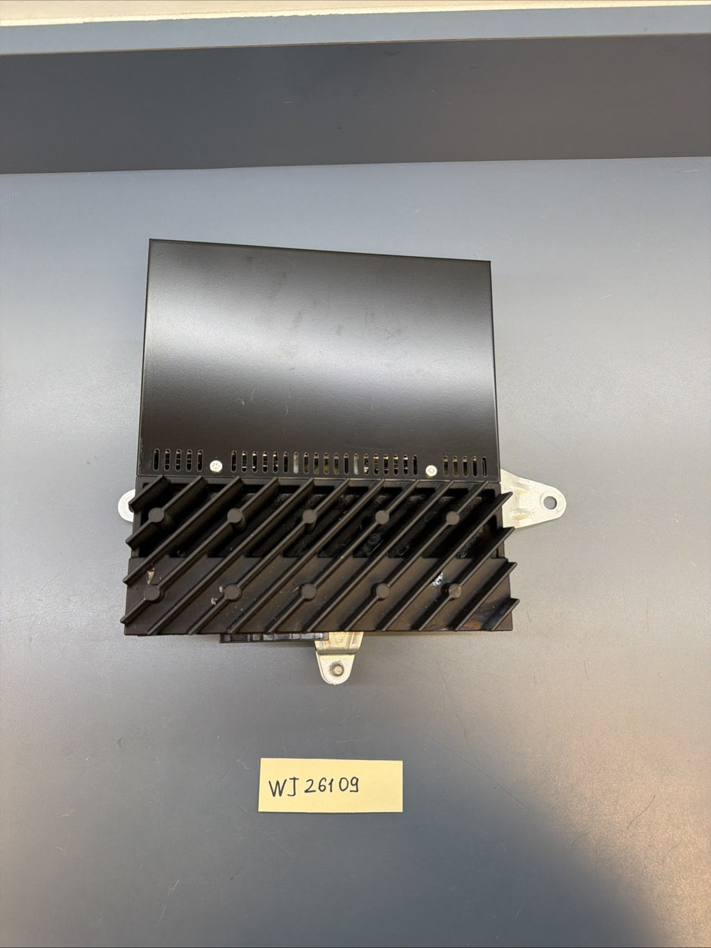 BMW 2003-2010 E83 HiFi AUDIO RADIO STERIO AMPLIFIER AMP OEM 9143150