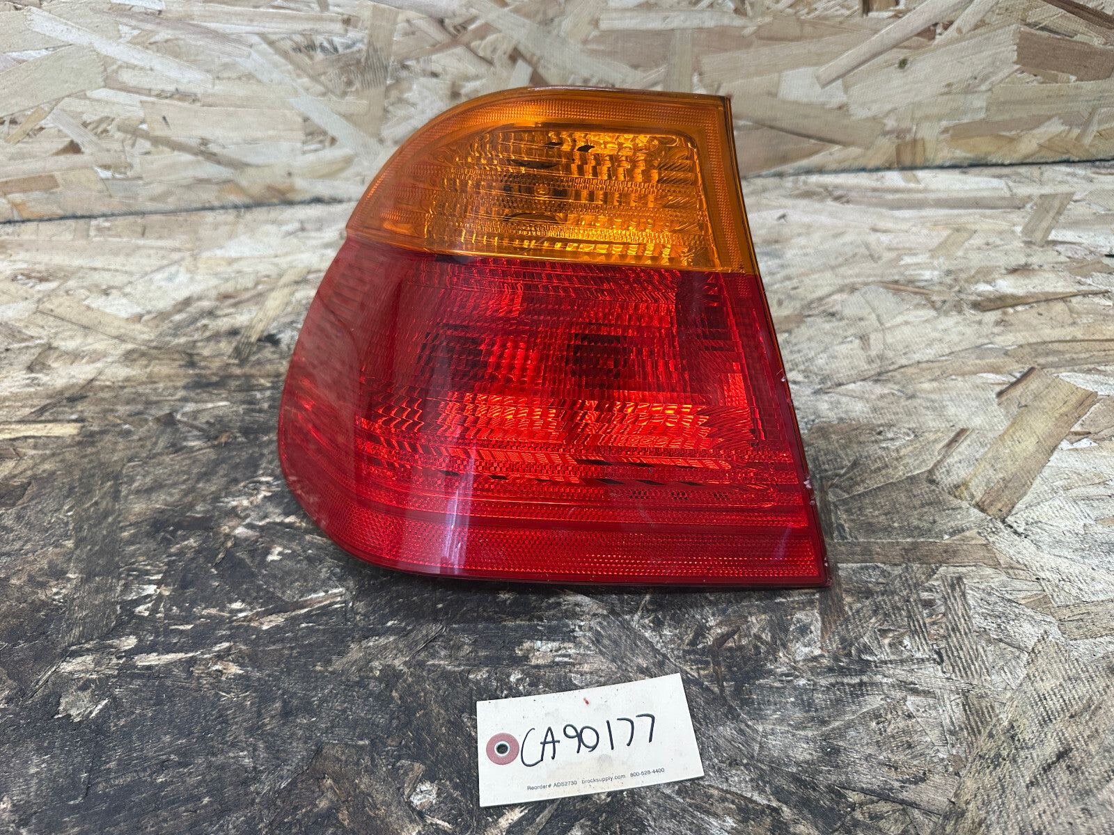 BMW 97-05 E46 3 SERIES LEFT+RIGHT OUTER TAIL LIGHT SET 2PC OEM 8364921+8364922