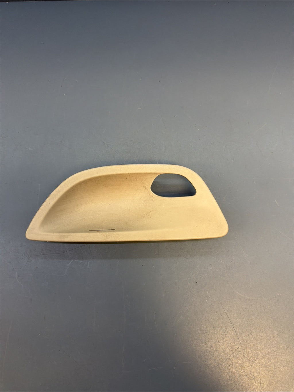 2011-2016 BMW 535I F10 FRONT LEFT INTERIOR DOOR PANEL HANDLE BOLT COVER 7226353