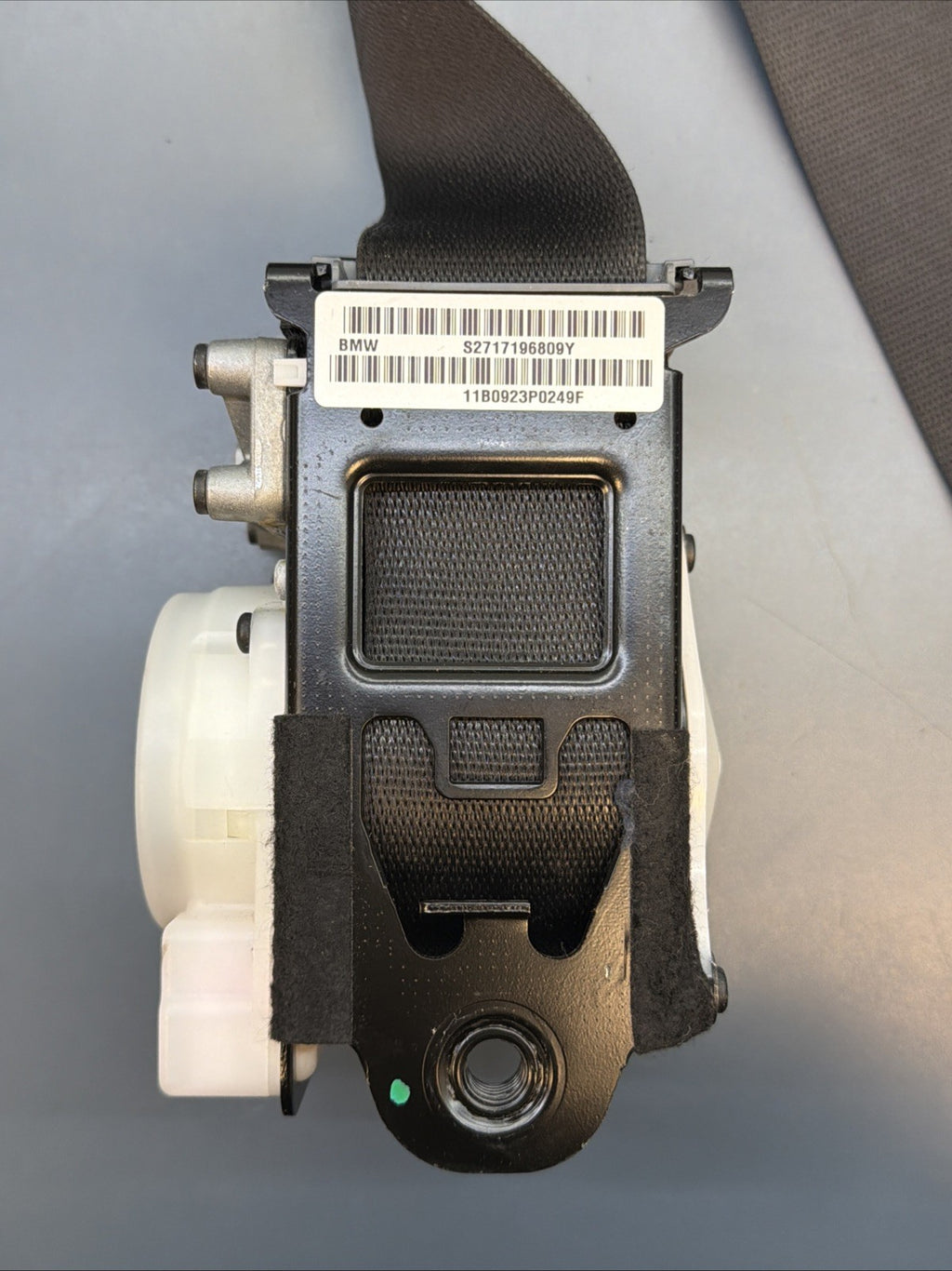 2011-2013 BMW X5 E70 FRONT RIGHT PASSENGER SIDE UPPER SEAT BELT OEM S2717196809Y