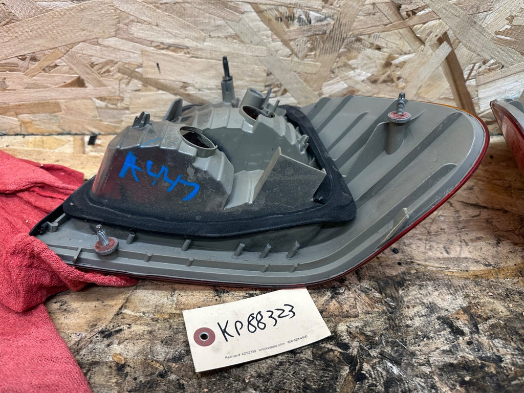BMW E46 1999/2005 REAR TRUNK TAIL LIGHT L+R COMPLETE OEM BMW 6946533/6946534