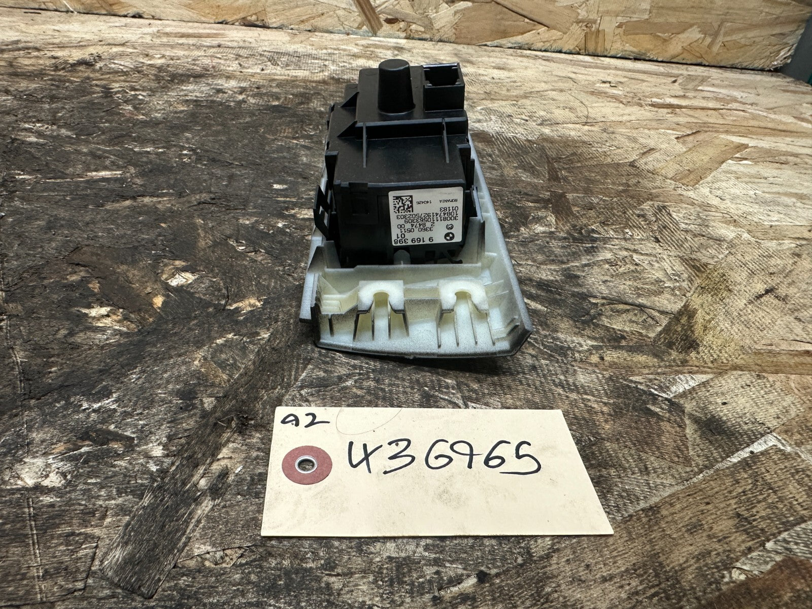 BMW 2006-2012 E90 HEADLIGHT FOG LIGHT CONTROL SWITCHES W BLACK TRIM OEM 9169398