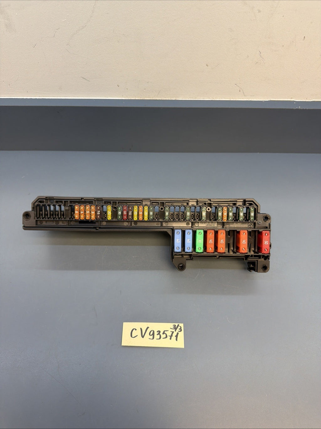 06-10 BMW M6 E64 E63 Fuse Relay Box Junction Distribution Dash 6957330 OEM