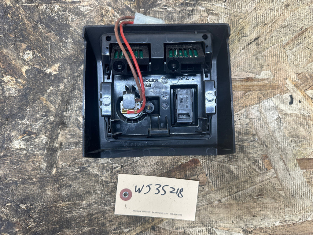 BMW 03-10 E83 X3 REAR HEATED SEAT CONTROL SWITCH AUX INPUT POWER PORT 3422757