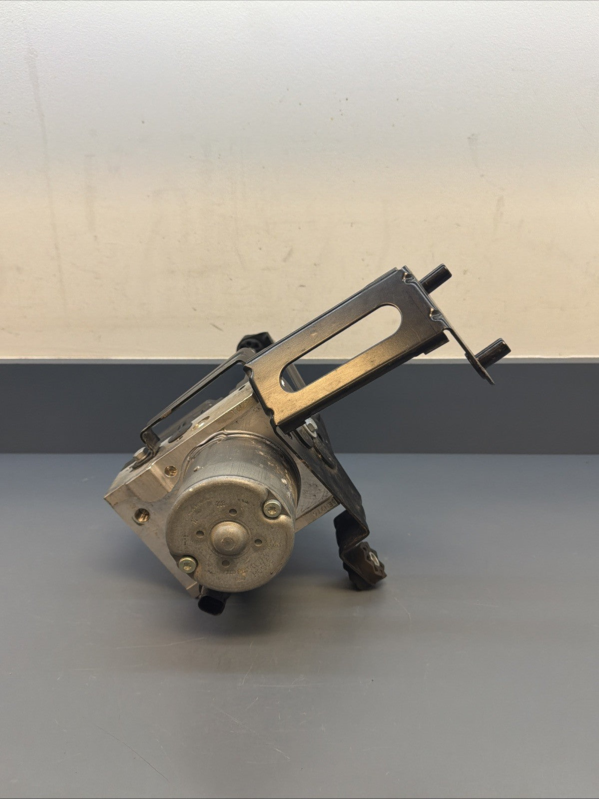 BMW 97-06 E46 3 SERIES ABS BRAKE PUMP+CONTROLLER OEM 6762113