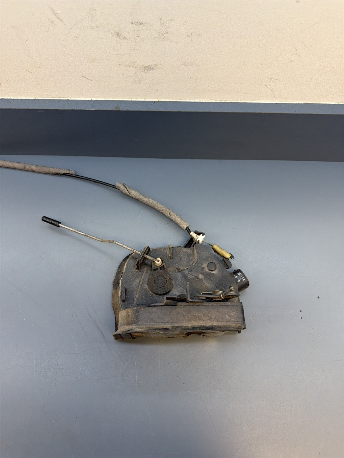 00-06 BMW E53 X5 REAR RIGHT PASSENGER SIDE DOOR LOCK ACTUATOR OEM 8402602