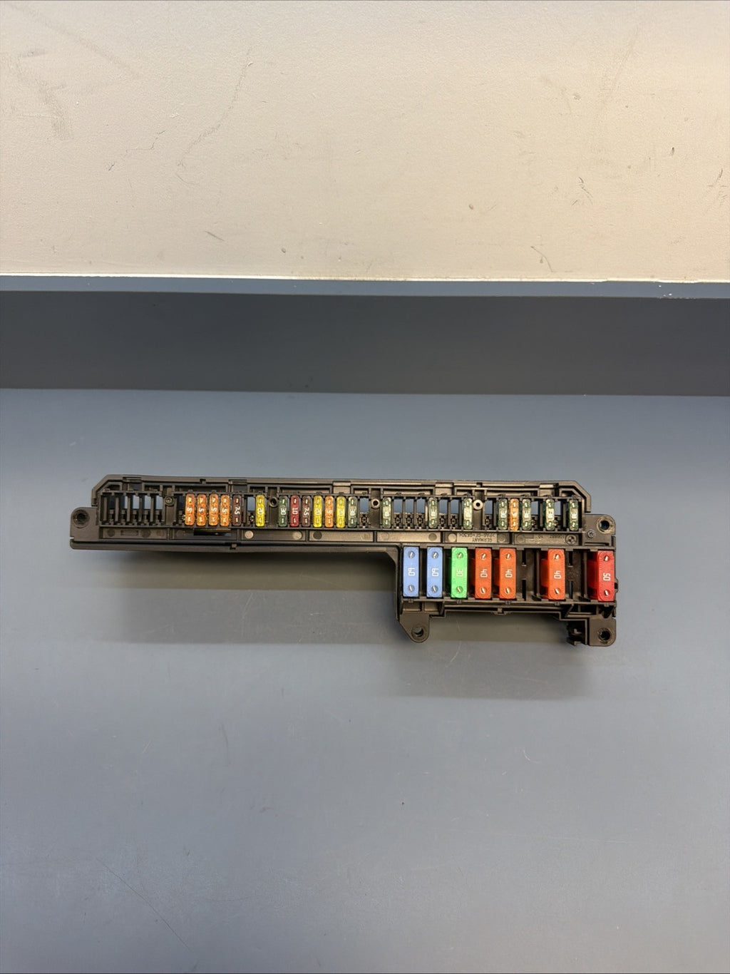 06-10 BMW M6 E64 E63 Fuse Relay Box Junction Distribution Dash 6957330 OEM