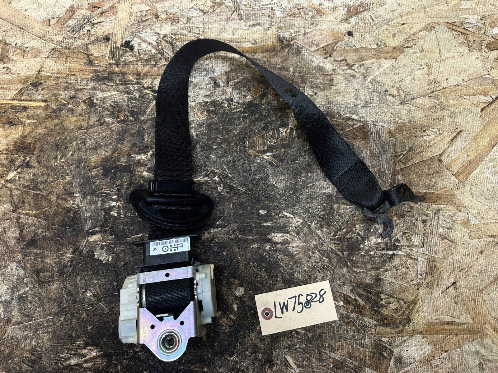 BMW 2005-2009 E90 FRONT RIGHT DRIVER SEAT BELT OEM 33017492/33059848