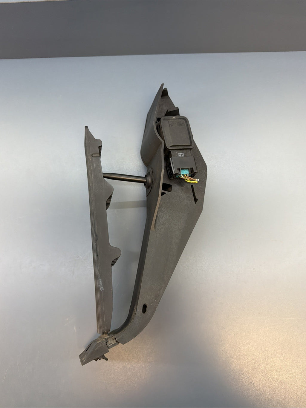 BMW E90 E83 X3 3 SERIES 2003-2012 THROTTLE GAS ACCELERATOR PEDAL OEM 6766930