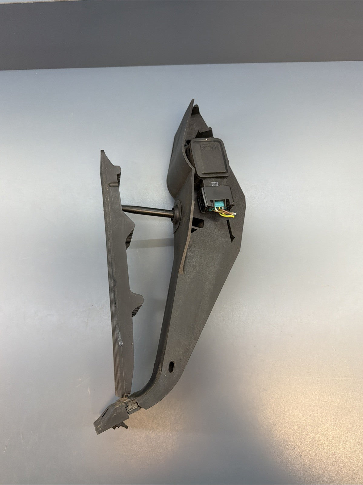 BMW E90 E83 X3 3 SERIES 2003-2012 THROTTLE GAS ACCELERATOR PEDAL OEM 6766930