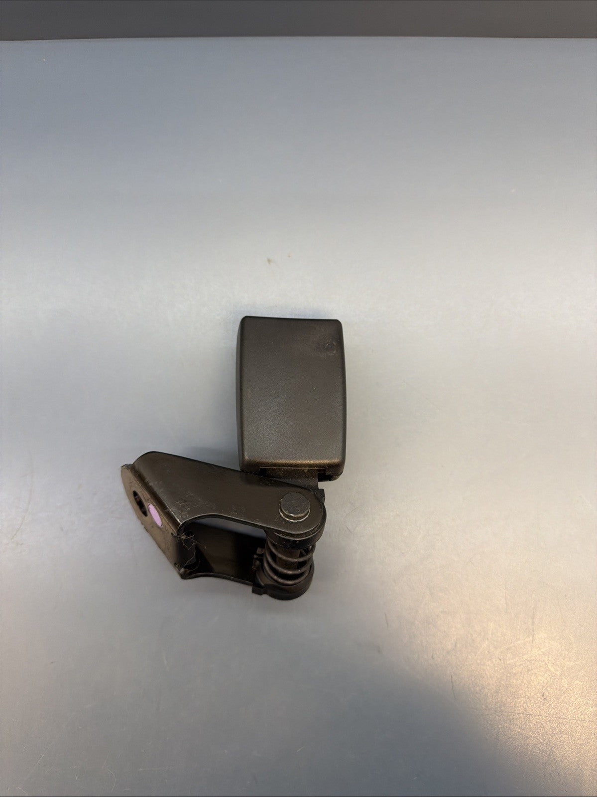 08-10 BMW 528xi e60 5Series Rear Right RH Side Seat Belt Buckle OEM 9117187