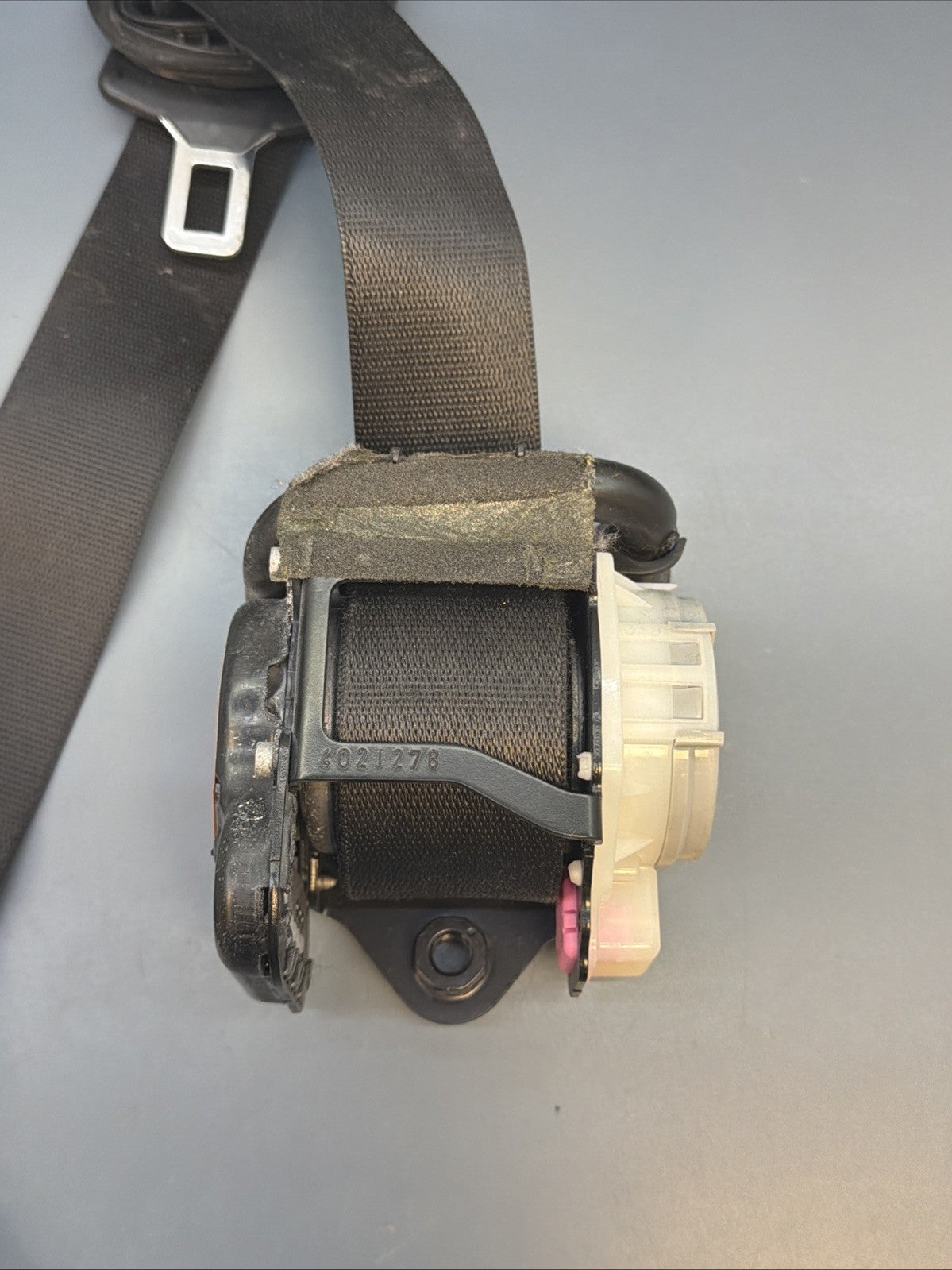 2014 BMW X3 FRONT LEFT DRIVER SIDE SEAT BELT RETRACTOR OEM