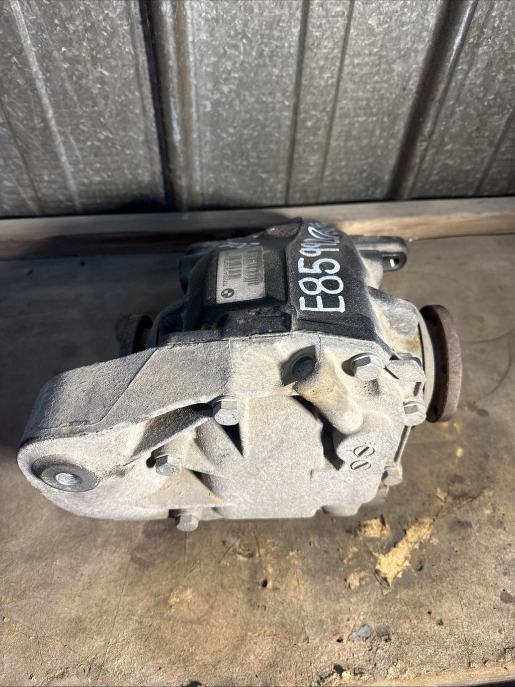 07-13 BMW E88 E90 E92 E93 135 335 Rear Axle Drive Differential Carrier 3.46