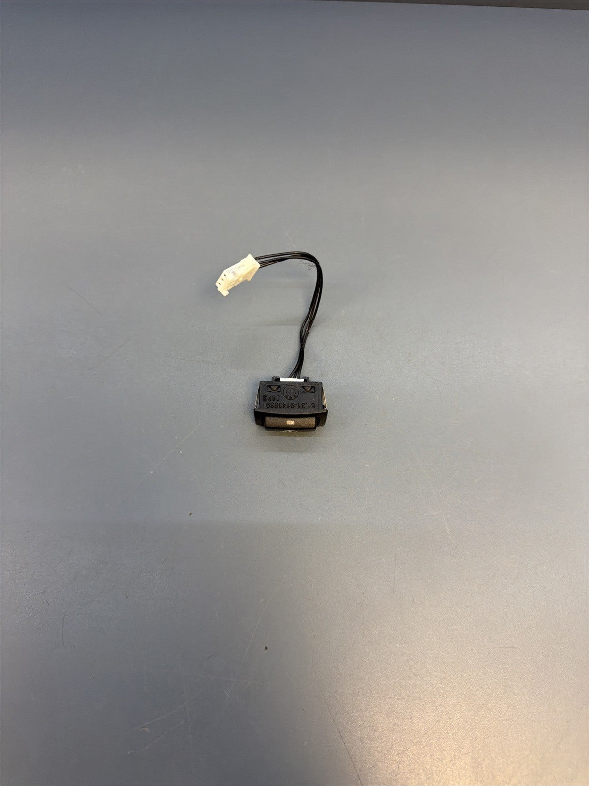 BMW HEATED STEERING WHEEL SWITCH BUTTON E88 E90 E84 1 3 X1 SERIES 9143639 09-16