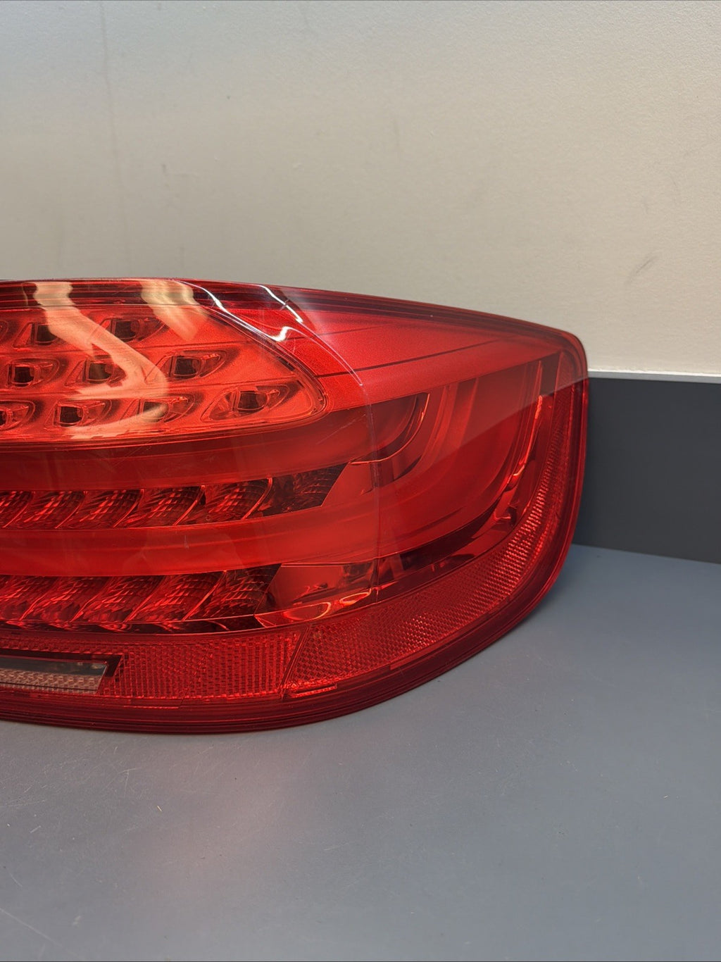 11-13 BMW E92 328i 335i Rear Right Outer Taillight Tail Light Lamp OEM 7251960